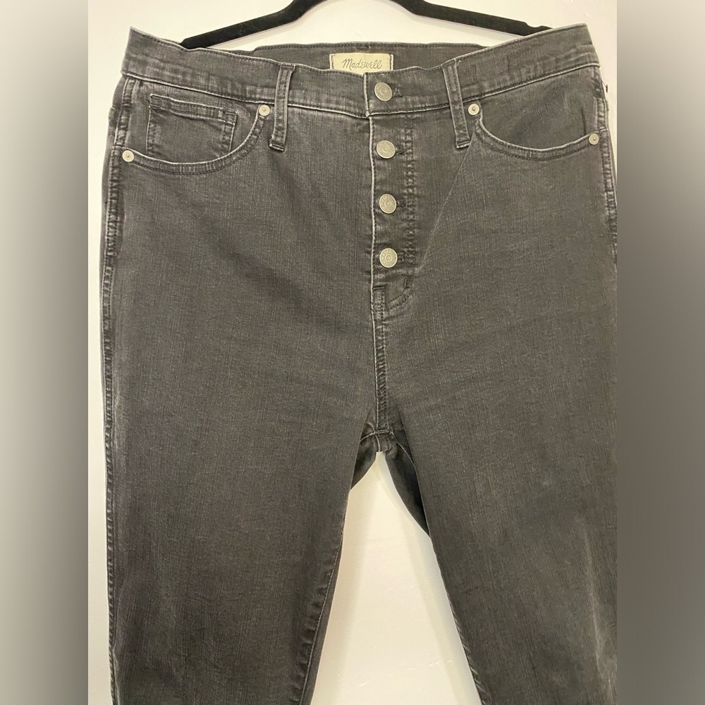 Madewell 10" High-Rise Skinny Jeans in Berkeley Black: Button-Through Edition - Picture 7 of 10